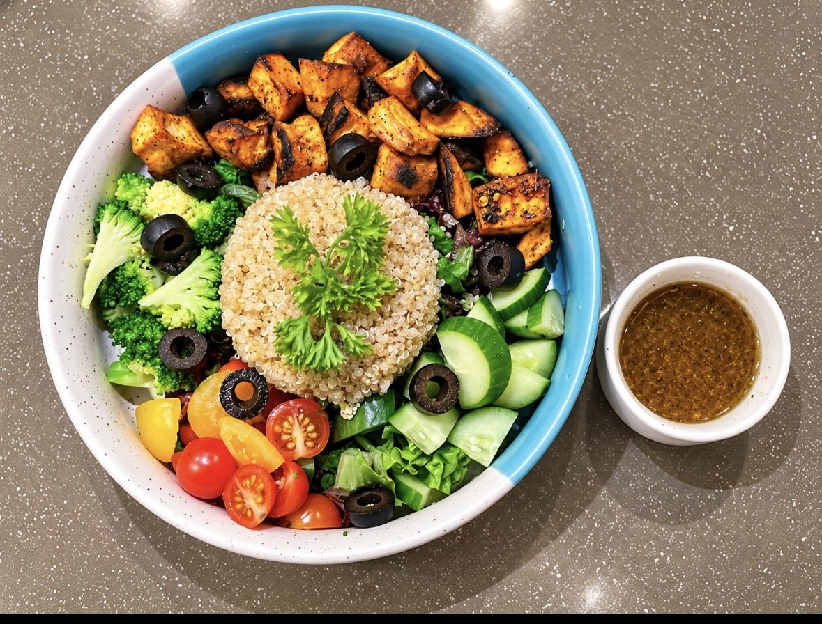 A colourful quinoa salad bowl